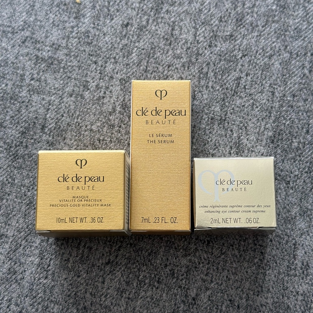 NEW Cle de Peau deluxe set